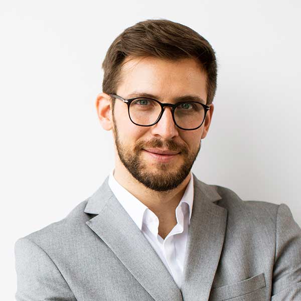 Gustavo L.